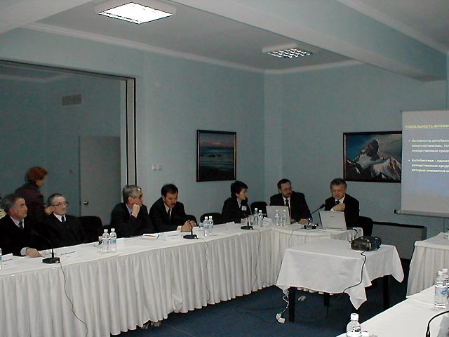 Круглый стол «Место и роль дистанционного образования в системе последипломного обучения в Кыргызcкой Республике» (Бишкек, 25 января 2005)